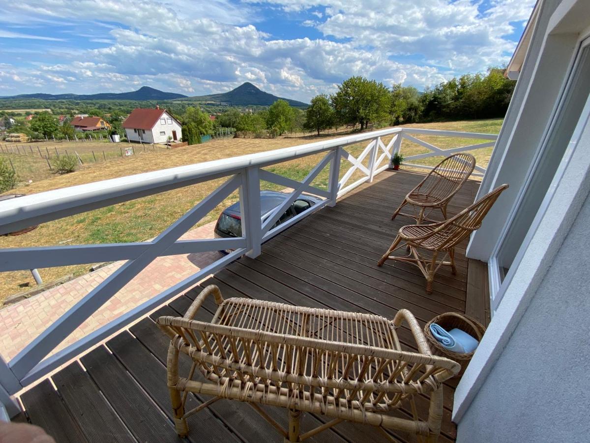 Dandelion "Zsalya" Vendeghaz Villa Kisapati ภายนอก รูปภาพ