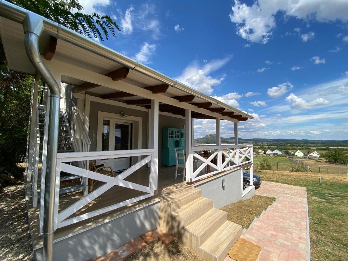 Dandelion "Zsalya" Vendeghaz Villa Kisapati ภายนอก รูปภาพ